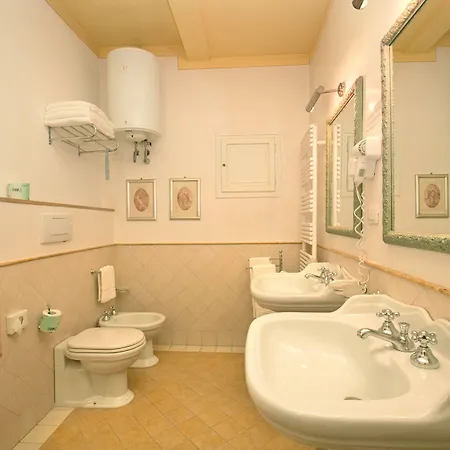 Frühstückspension La Casa Del Garbo - Luxury & 4*